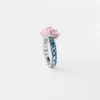 Anillo solitario Couleur Vivante – Oro blanco con morganita y aguamarina