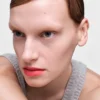 Barra de labios mate suave monocromática de Prada – O176 – Nacarat Barra de labios mate suave monocromática de Prada – O176 – Nacarat