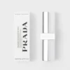Barra de labios mate suave Prada Monochrome – R127 – Carminio