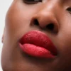 Barra de labios mate suave Prada Monochrome – R127 – Carminio