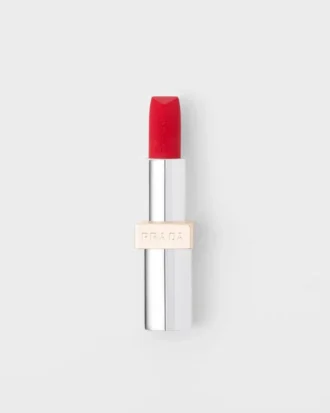 Barra de labios monocromática hipermate de Prada – R27 – Rubino Barra de labios monocromática hipermate de Prada – R27 – Rubino