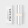 Barra de labios monocromática hipermate de Prada – R27 – Rubino Barra de labios monocromática hipermate de Prada – R27 – Rubino