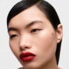 Barra de labios monocromática hipermate de Prada – R27 – Rubino Barra de labios monocromática hipermate de Prada – R27 – Rubino