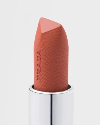 Barra de labios Prada Monochrome Hyper Matte – B05 – Fauve Barra de labios Prada Monochrome Hyper Matte – B05 – Fauve