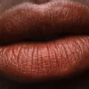 Barra de labios Prada Monochrome Hyper Matte – B05 – Fauve Barra de labios Prada Monochrome Hyper Matte – B05 – Fauve