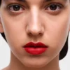 Barra de labios Prada Monochrome Hyper Matte – R28 – Fuoco Barra de labios Prada Monochrome Hyper Matte – R28 – Fuoco