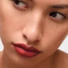 Barra de labios Prada Monochrome Hyper Matte – R29 – Pompei Barra de labios Prada Monochrome Hyper Matte – R29 – Pompei