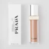 Base de maquillaje optimizadora de la piel Prada Reveal – Dw75 – Oscuro cálido Base de maquillaje optimizadora de la piel Prada Reveal – Dw75 – Oscuro cálido