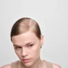 Base de maquillaje optimizadora de la piel Prada Reveal – Lc5 – Claro frío Base de maquillaje optimizadora de la piel Prada Reveal – Lc5 – Claro frío