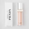 Base de maquillaje optimizadora de la piel Prada Reveal – Ln10 – Neutro claro Base de maquillaje optimizadora de la piel Prada Reveal – Ln10 – Neutro claro