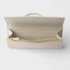 Billetera de piel Saffiano con correa para el hombro Billetera de piel Saffiano con correa para el hombro