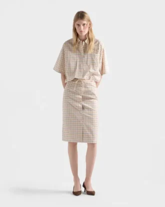 Blusa de popelín con estampado de cuadros bordado