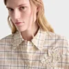Blusa de popelín con estampado de cuadros bordado Blusa de popelín con estampado de cuadros bordado