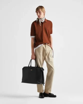 Bolso de cuero con hebilla y doble cinturón de Prada