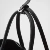 Bolso de cuero con hebilla y doble cinturón de Prada Bolso de cuero con hebilla y doble cinturón de Prada