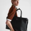 Bolso de cuero con hebilla y doble cinturón de Prada Bolso de cuero con hebilla y doble cinturón de Prada