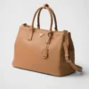 Bolso de cuero extragrande con hebilla de Prada Bolso de cuero extragrande con hebilla de Prada