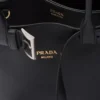 Bolso de cuero grande con hebilla y correa de Prada