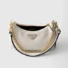 Bolso de cuero mini Prada Re-Edition Bolso de cuero mini Prada Re-Edition