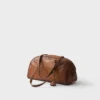 Bolso de cuero Prada Bowling mediano con asa superior Bolso de cuero Prada Bowling mediano con asa superior