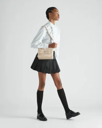 Bolso de hombro acolchado pequeño de Re-Nylon Prada Traveller