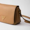 Bolso de hombro de cuero