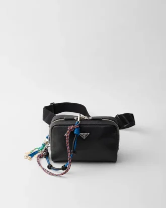 Bolso de hombro de cuero con charm