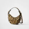 Bolso de hombro de cuero estampado Prada Arqua Bolso de hombro de cuero estampado Prada Arqua