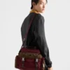 Bolso de hombro de Re-Nylon y cuero Bolso de hombro de Re-Nylon y cuero