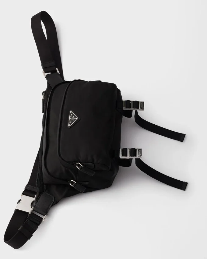 Bolso de hombro de Re-Nylon y cuero Bolso de hombro de Re-Nylon y cuero