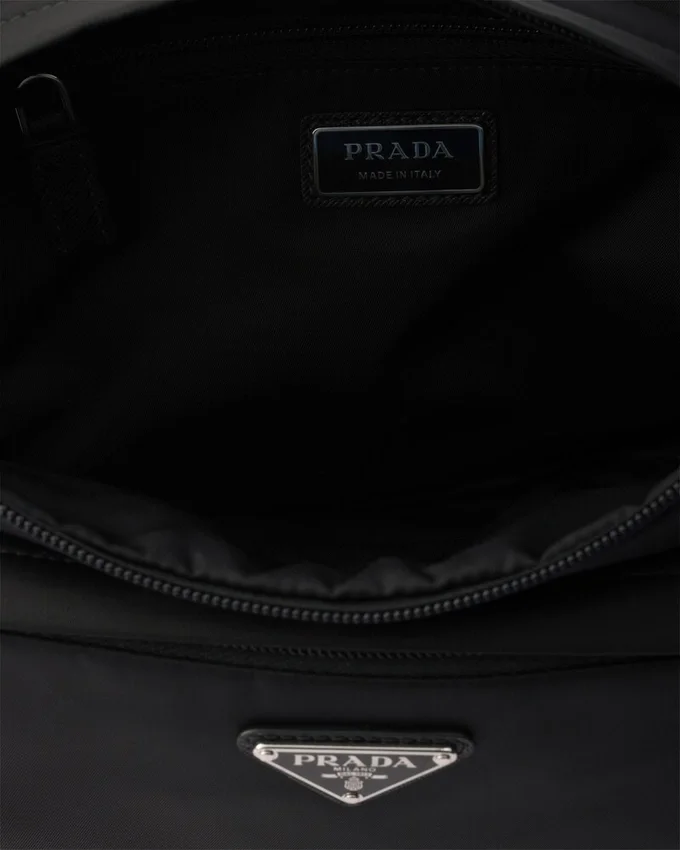 Bolso de hombro de Re-Nylon y cuero Bolso de hombro de Re-Nylon y cuero