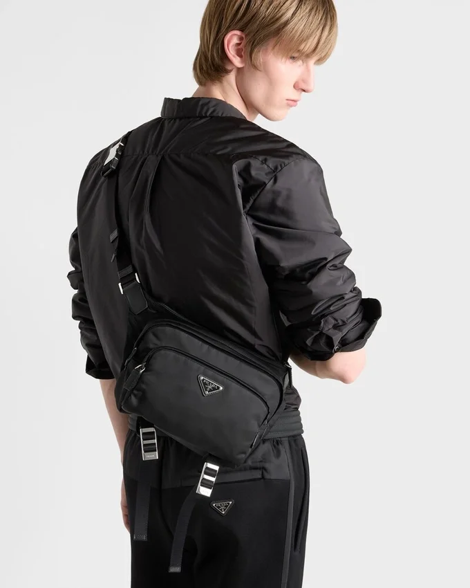 Bolso de hombro de Re-Nylon y cuero Bolso de hombro de Re-Nylon y cuero