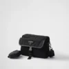 Bolso de hombro de Re-Nylon y piel Saffiano Bolso de hombro de Re-Nylon y piel Saffiano