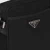 Bolso de hombro de Re-Nylon y piel Saffiano Bolso de hombro de Re-Nylon y piel Saffiano