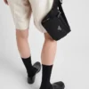 Bolso de hombro de Re-Nylon y piel Saffiano Bolso de hombro de Re-Nylon y piel Saffiano