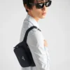 Bolso de hombro de Re-Nylon y piel Saffiano Bolso de hombro de Re-Nylon y piel Saffiano