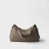 Bolso de hombro grande de cuero Prada Aimae Bolso de hombro grande de cuero Prada Aimae