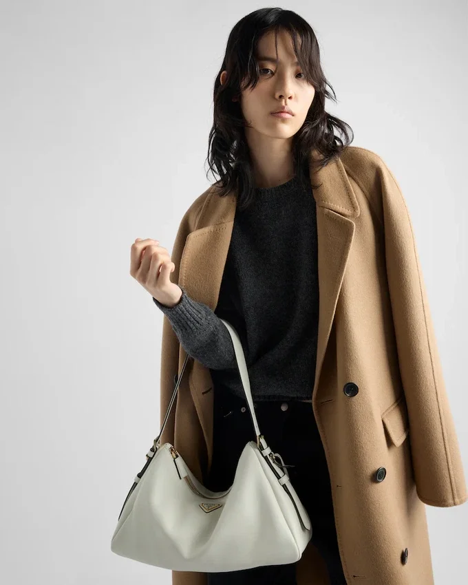 Bolso de hombro grande de cuero Prada Aimae Bolso de hombro grande de cuero Prada Aimae
