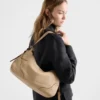 Bolso de hombro grande de cuero Prada Aimae Bolso de hombro grande de cuero Prada Aimae