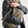 Bolso de hombro grande de cuero Prada Aimae Bolso de hombro grande de cuero Prada Aimae
