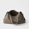 Bolso de hombro grande de cuero Prada Aimae Bolso de hombro grande de cuero Prada Aimae