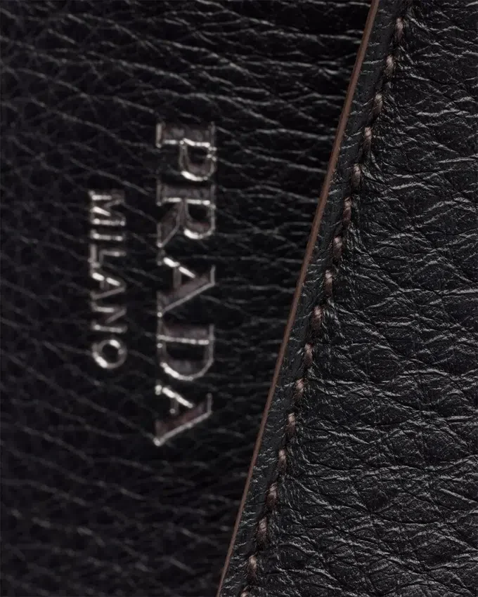 Bolso de hombro grande de cuero Prada Aimae Bolso de hombro grande de cuero Prada Aimae