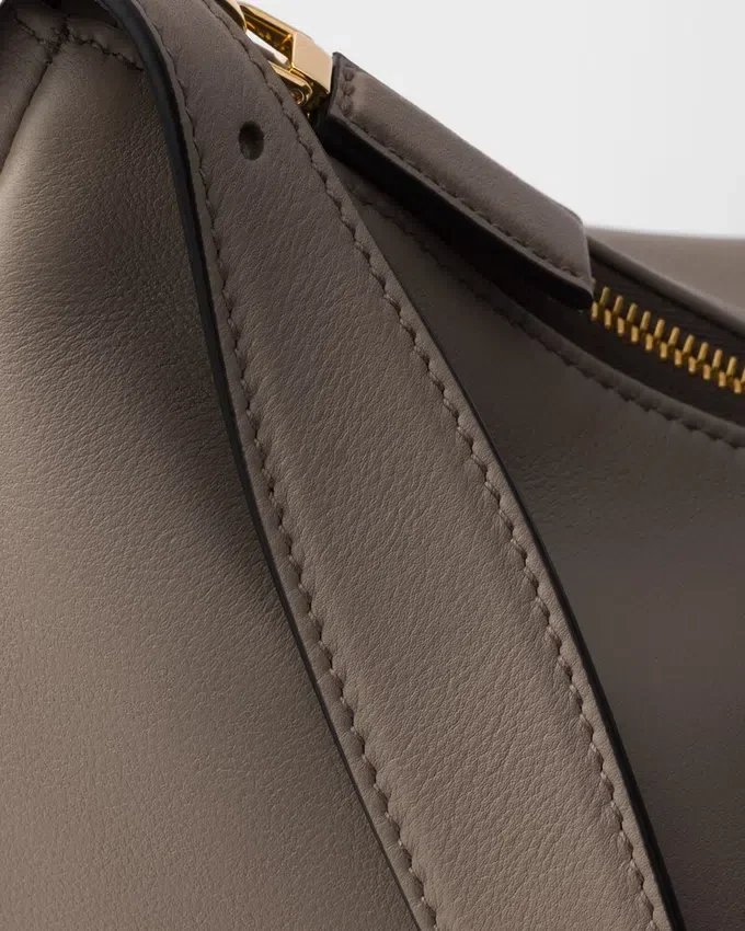 Bolso de hombro grande de cuero Prada Aimae Bolso de hombro grande de cuero Prada Aimae