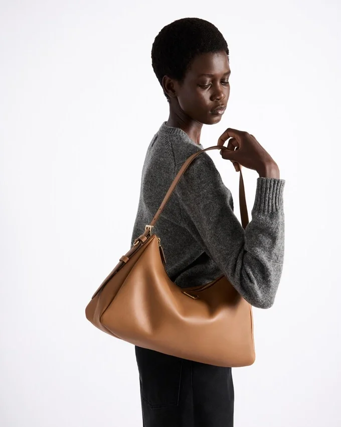Bolso de hombro grande de cuero Prada Aimae Bolso de hombro grande de cuero Prada Aimae
