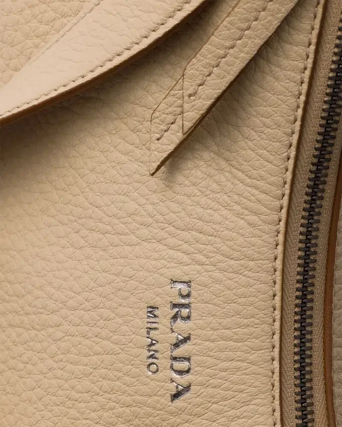 Bolso de hombro grande de cuero Prada Aimae Bolso de hombro grande de cuero Prada Aimae
