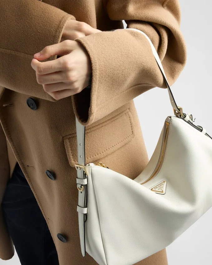 Bolso de hombro grande de cuero Prada Aimae Bolso de hombro grande de cuero Prada Aimae