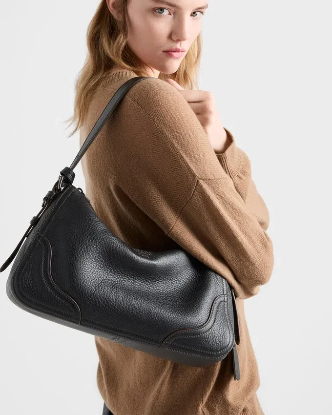 Bolso de hombro grande de cuero Prada Aimae Bolso de hombro grande de cuero Prada Aimae