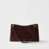 Bolso de hombro grande de cuero Prada Etude Bolso de hombro grande de cuero Prada Etude