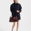 Bolso de hombro grande de cuero Prada Etude Bolso de hombro grande de cuero Prada Etude