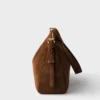 Bolso de hombro grande de gamuza Prada Aimae Bolso de hombro grande de gamuza Prada Aimae